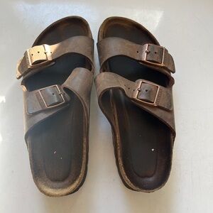 Women’s Birkenstock Oiled Leather Arizona Sandal in Tobacco Brown
